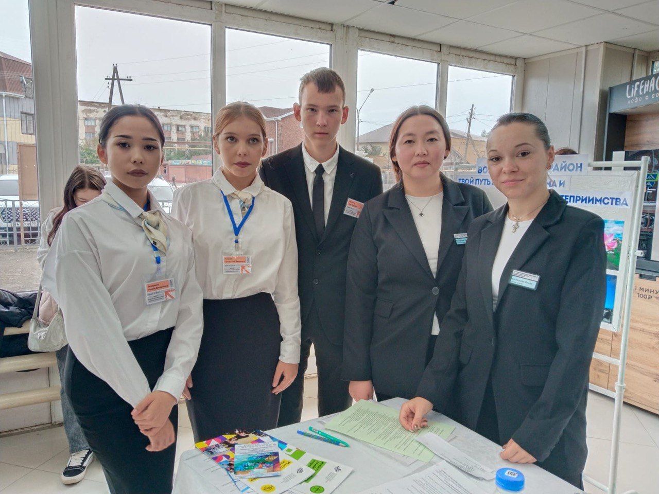 Студенты Володарского филиала АГПК представили свои специальности на региональном фестивале «Про Выбор Профессии» Студенты Володарского филиала АГПК представили свои специальности на региональном фестивале «Про Выбор Профессии»