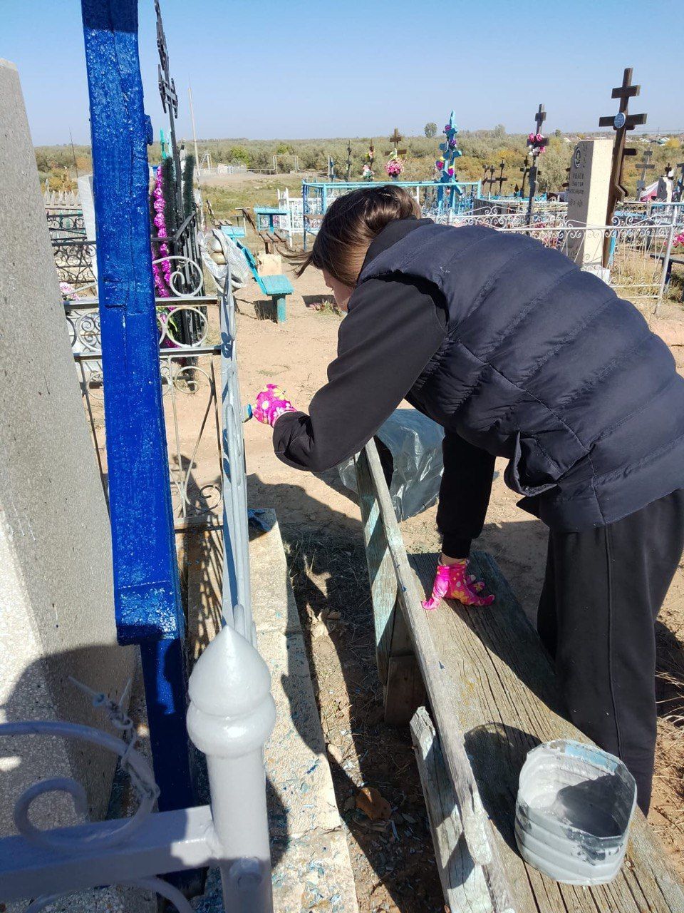 Студенты Володарского филиала приняли участие в акции по облагораживанию мест захоронений ветеранов ВОВ Студенты Володарского филиала приняли участие в акции по облагораживанию мест захоронений ветеранов ВОВ