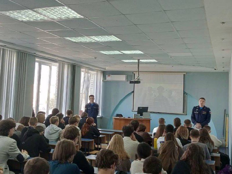 Профориентационная встреча со специалистом Ярославского высшего военного училища Профориентационная встреча со специалистом Ярославского высшего военного училища