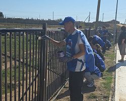 Студенты Володарского филиала АГПК внесли вклад в благоустройство родного парка!