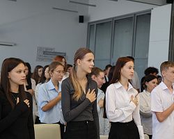 Вручение студенческих билетов первокурсникам отделения СТИД