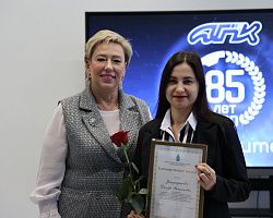 В АГПК прошел праздничный концерт к 85-летию СПО и Дню учителя  